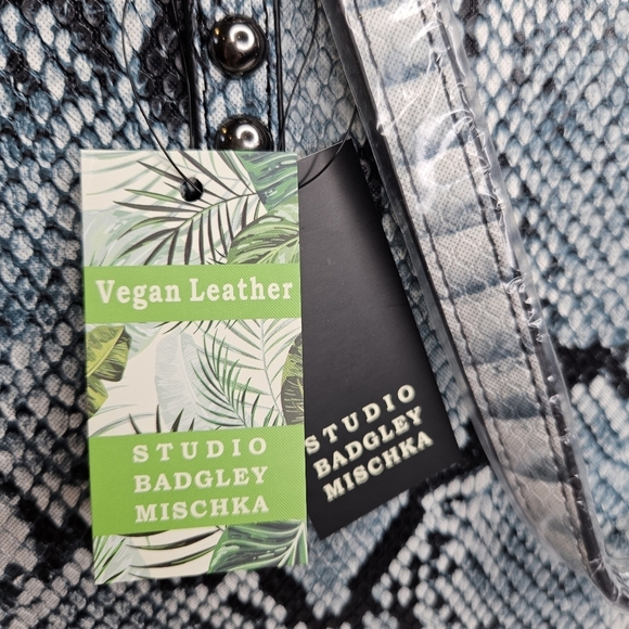 Badgley Mischka Studio Tote Blue Snakeskin look NWT - Picture 8 of 8